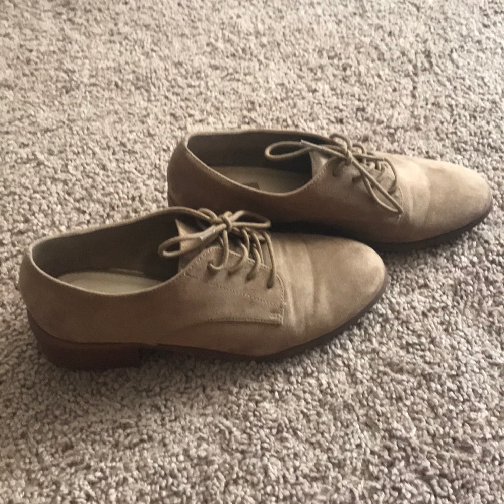 Small heeled loafers